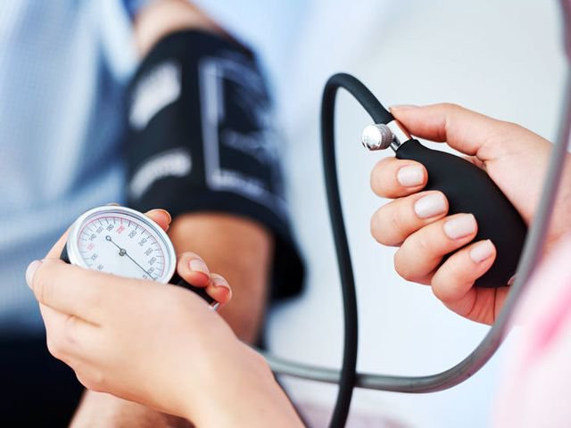 Mối liên hệ giữa lo lắng và huyết áp cao là gì?